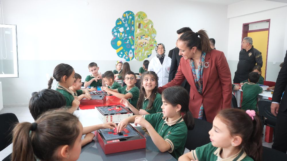 Vali Tülay Baydar Bilgihan’dan Gölhisar’a çıkartma! Ekonomiden eğitime incelemeler