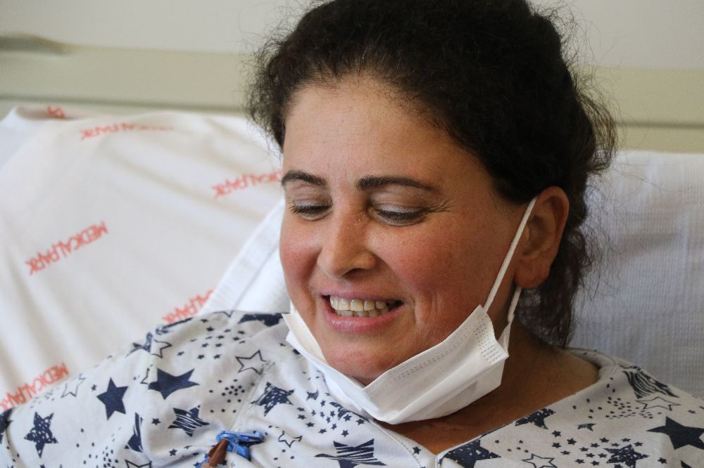 Yaşamasına yüzde 1 ihtimal verilen çiftin sıra dışı aşkı