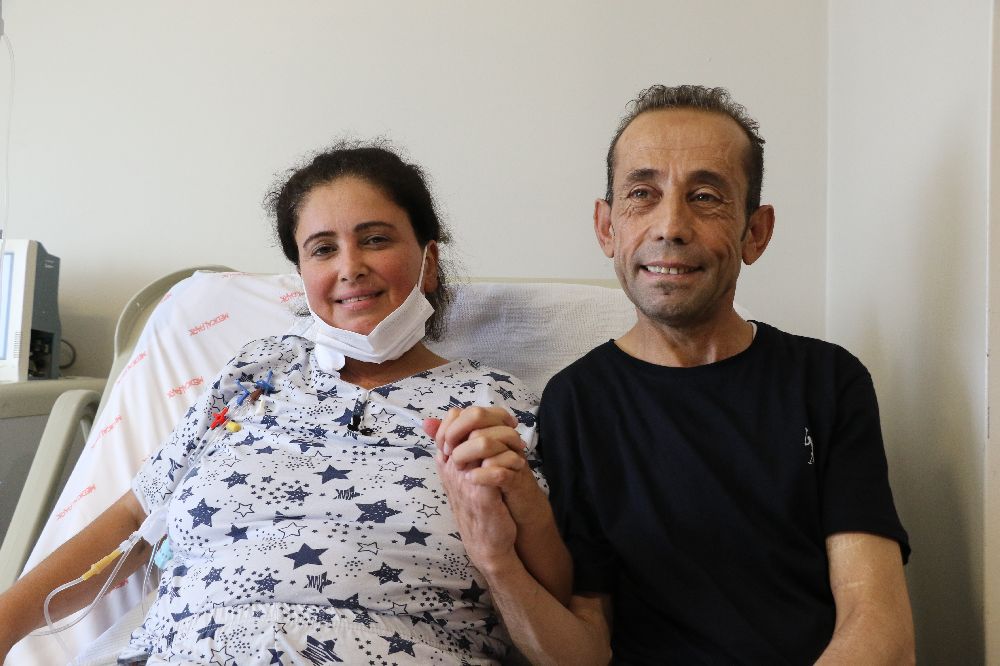 Yaşamasına yüzde 1 ihtimal verilen çiftin sıra dışı aşkı