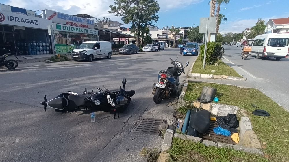 Yaya geçidine dönmeye çalışırken kaza yaptı: 1 yaralı