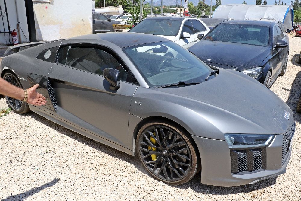 Yediemin otoparkları araç mezarlığına döndü, 25 yıldır bekleyen araçlar var