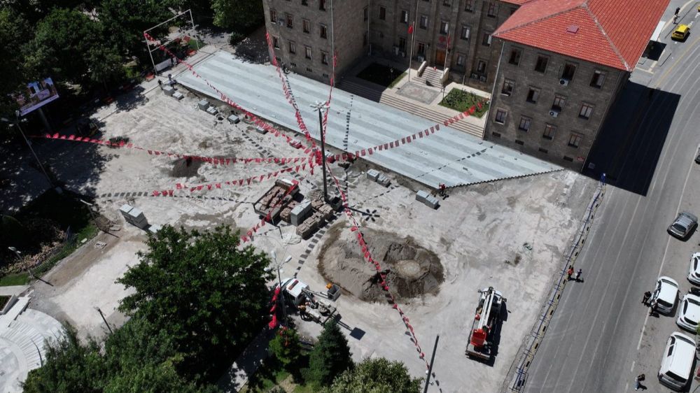 15 Temmuz Cumhuriyet ve Demokrasi Meydanı yenileniyor