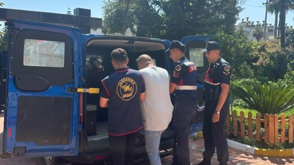 25 yıl 8 ay hapis cezası bulunan şahıs, jandarma operasyonuyla yakalandı