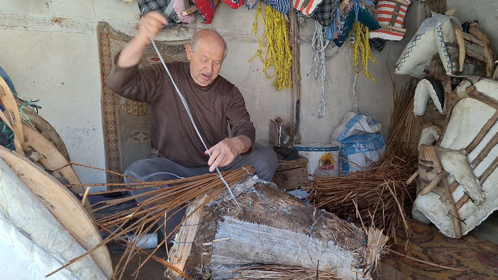 35 yıllık semer ustası teknolojiye meydan okuyor