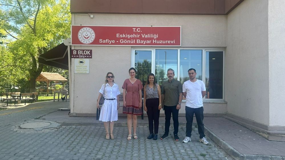 80 yaş üstü ve yatağa bağımlı bireyler için e-rapor süreci huzurevlerinde anlatıldı