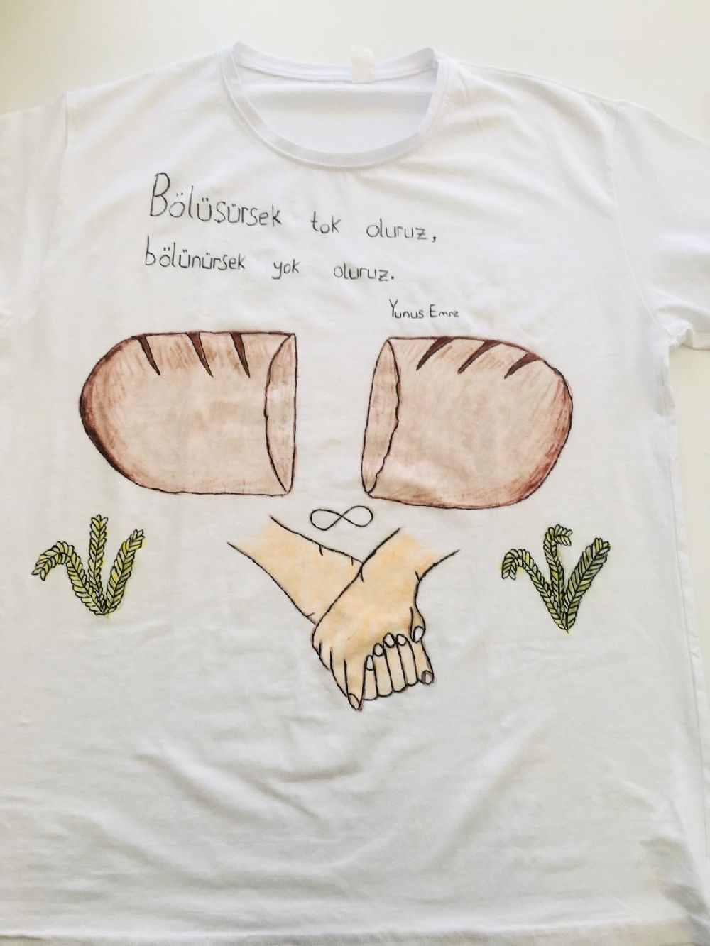Afyonkarahisar'da Yunus Emre'nin Türkçesi tişörtlere taşındı