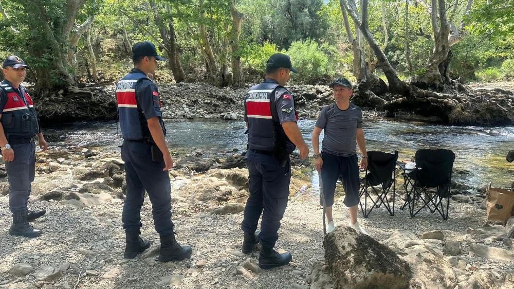 Akdeniz'de yangın alarmı, Akseki'de jandarma devriyeleri sıklaştırdı