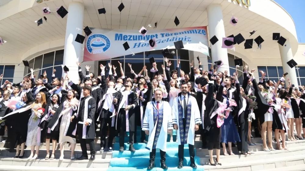 Aksaray Üniversitesi  Spor Bilimleri Fakültesi’nde mezuniyet coşkusu yaşandı