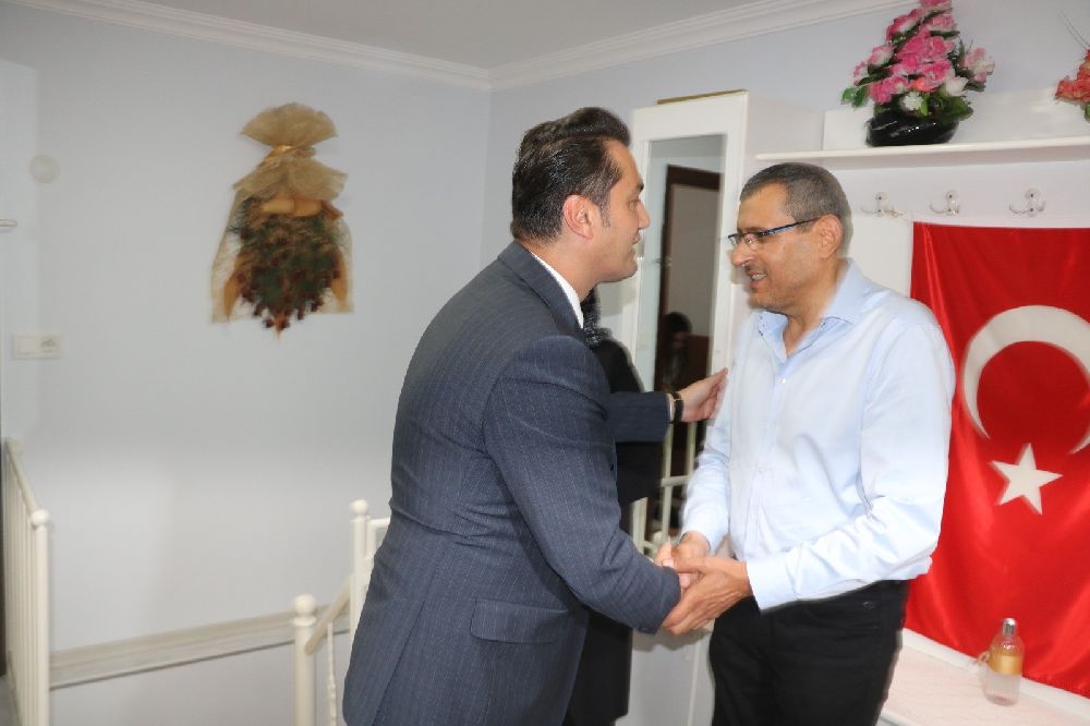 Alanya'nın yeni kaymakamı Öztürk'ün ilk ziyareti şehit ailesine