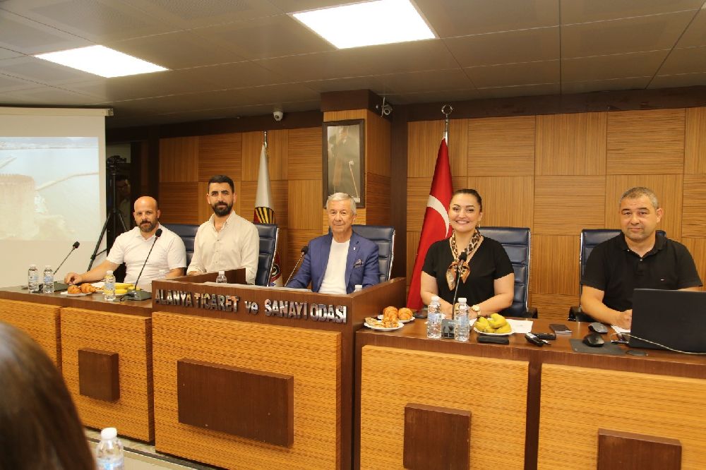 ALTSO Başkanı Erdem: "Keçiboynuzunun coğrafi işaretini Alanya’mıza kazandırdık"