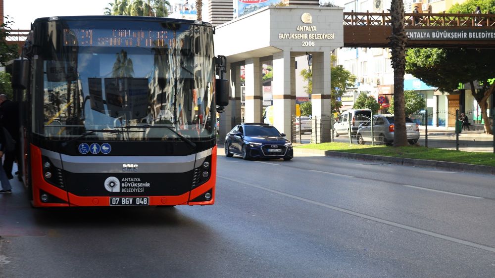 Antalya Büyükşehir Belediyesi’nden YKS için ücretsiz ulaşım kararı
