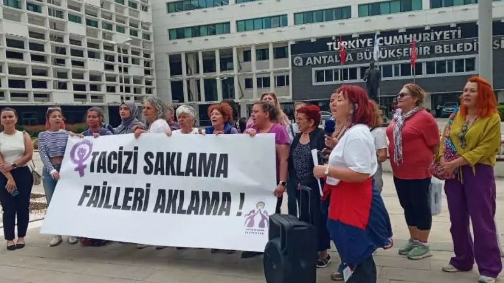 Antalya CHP'li belediyede cinsel istismar iddiası! 3 genç kadın kabusu yaşadı