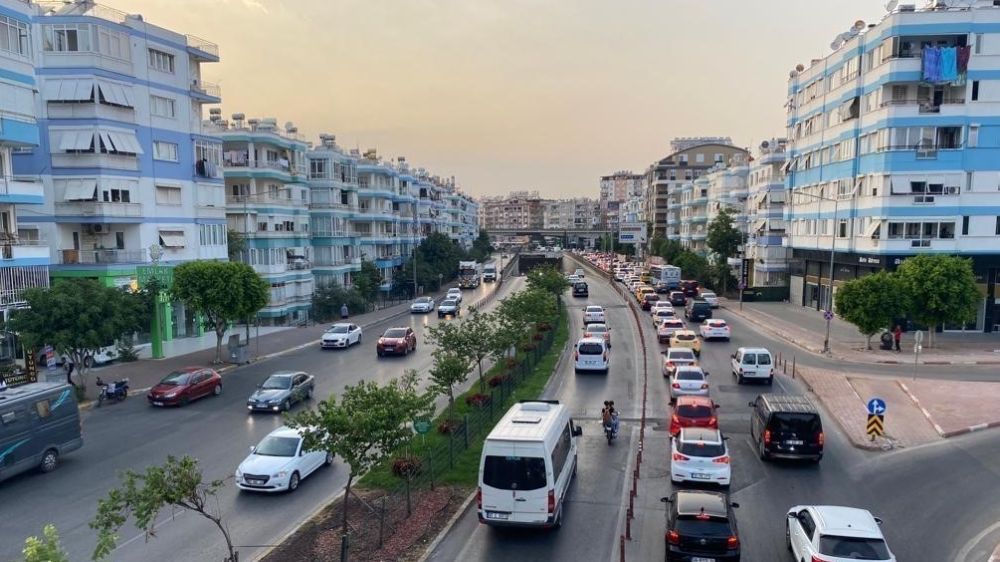 Antalya'da araç sayısı 1 milyon 613 bini aştı