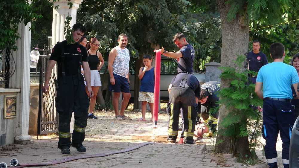Antalya'da  İsviçre'den tatil için geldikleri evleri 1 saat sonra küle döndü