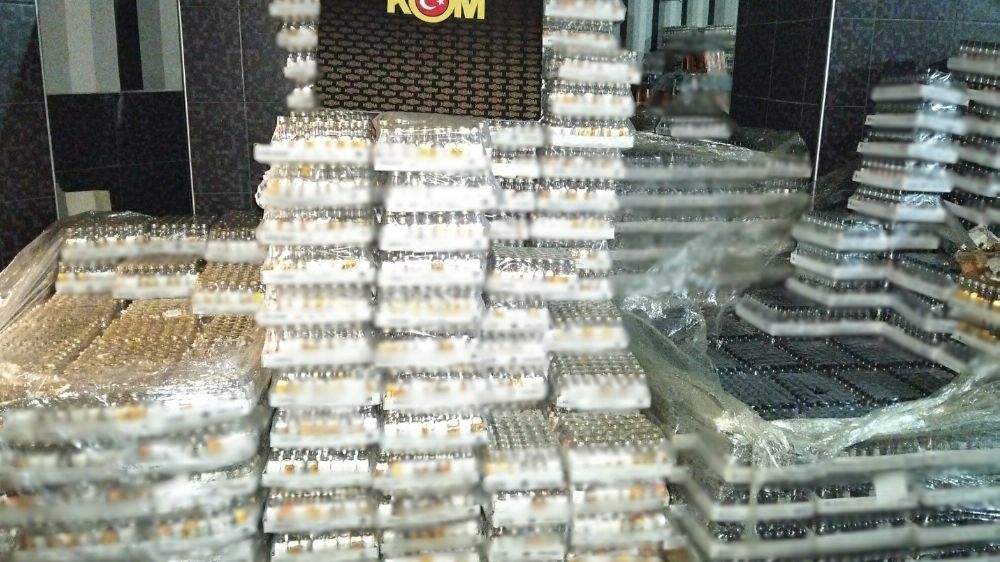Antalya'da kaçakçılık operasyonu: 26 şüpheliye adli işlem