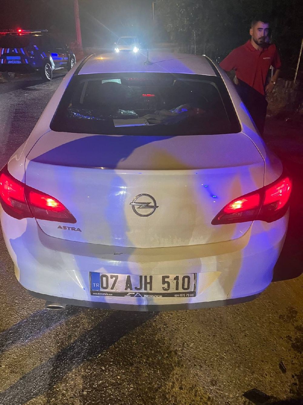 Antalya'da motosiklet ile otomobil çarpıştı: 2 yaralı