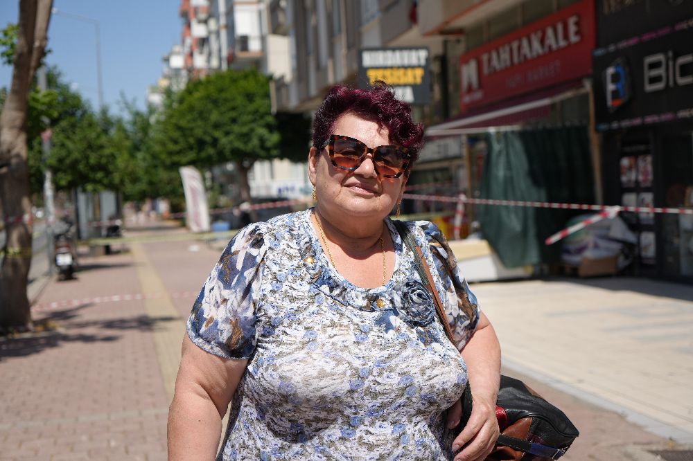 Antalya'da zemin kat kolonu patlayan 7 katlı bina tahliye edildi