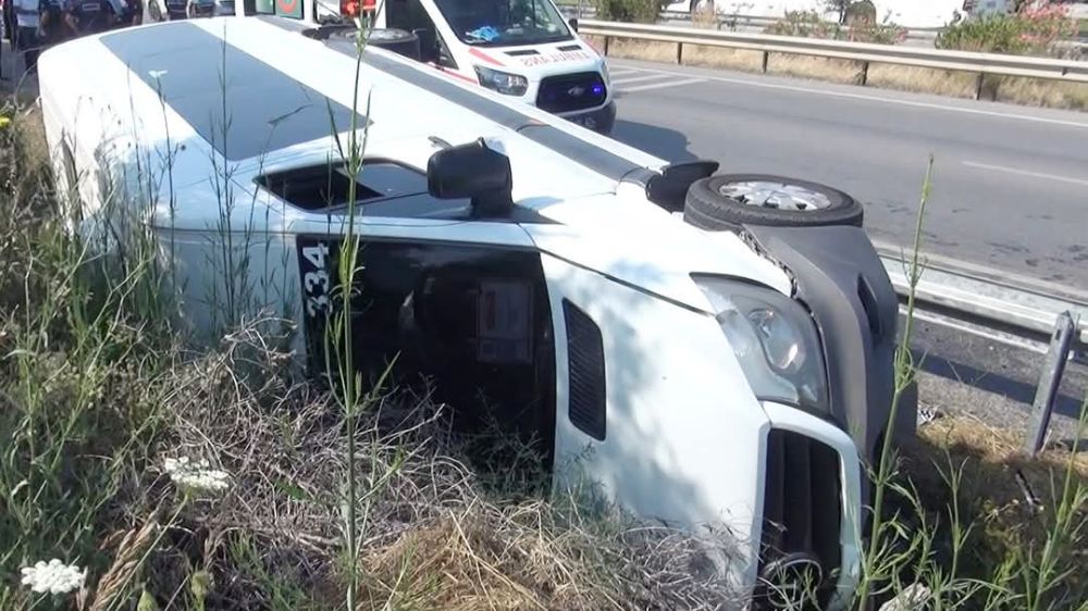 Antalya  Gündoğdu Tur Otobüsü  devrildi 5 Turist yaralandı 