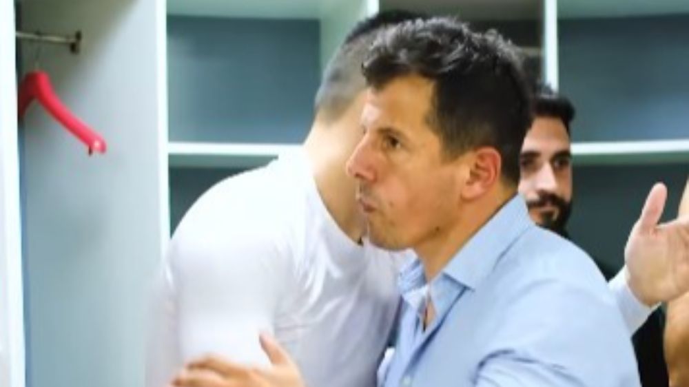 Antalyaspor'da Teknik Direktör Emre Belözoğlu görevinden ayrıldı