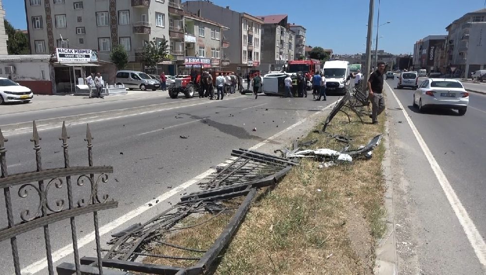 Bafra'da otomobil takla attı: 2 yaralı