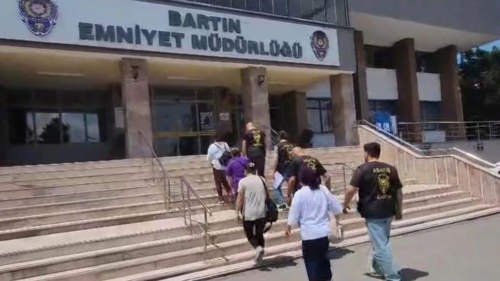 Bartın ve Muğla’da 29 adrese fuhuş baskını 11 kadın kurtarıldı.