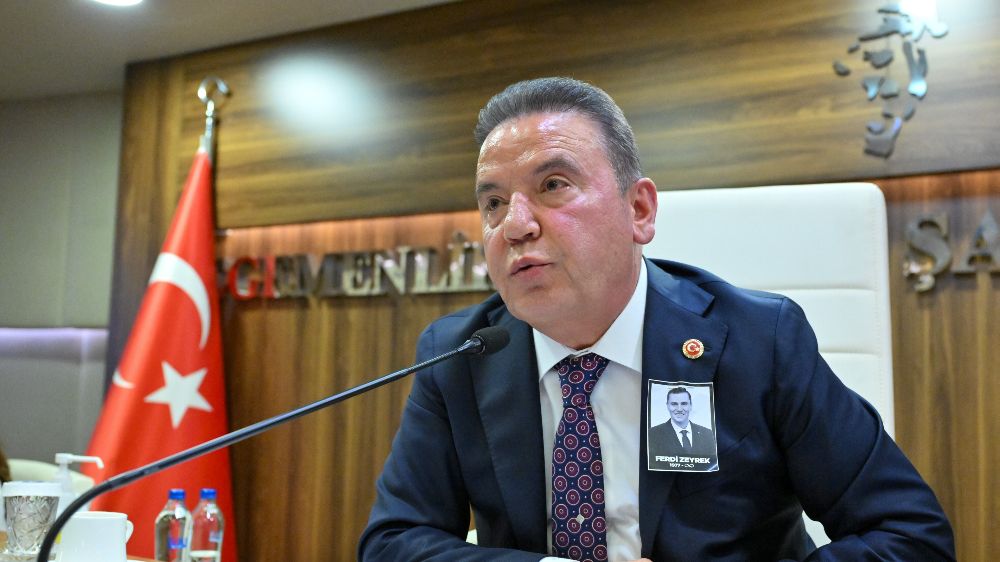 Başkan Böcek : "2025 yılı yatırım programına ek olarak 4. Etap Raylı Sistem Projesi alınırsa seviniriz"
