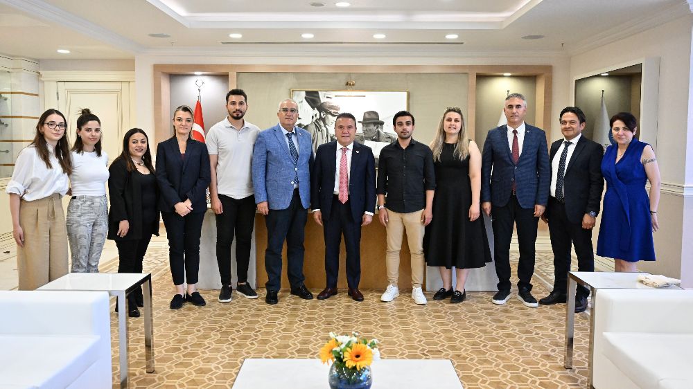 Başkan Böcek: "Benim çalışmalarımda parti ve siyaset ayrımı yoktur"