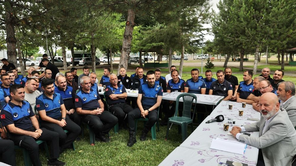 Başkan Çolakbayrakdar: "Zabıta ekibimiz, şehrin huzuruna katkı sağlıyor"