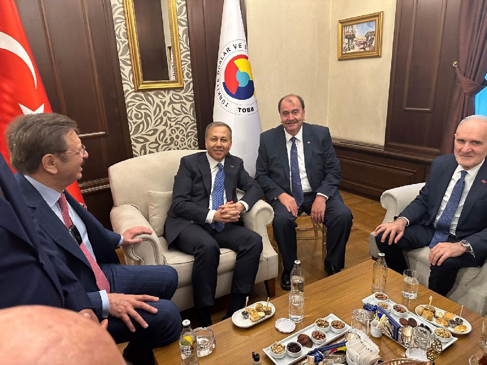 Başkan Meçikoğlu Bakan Yerlikaya ile Bucak ve bölgeyi konuştu