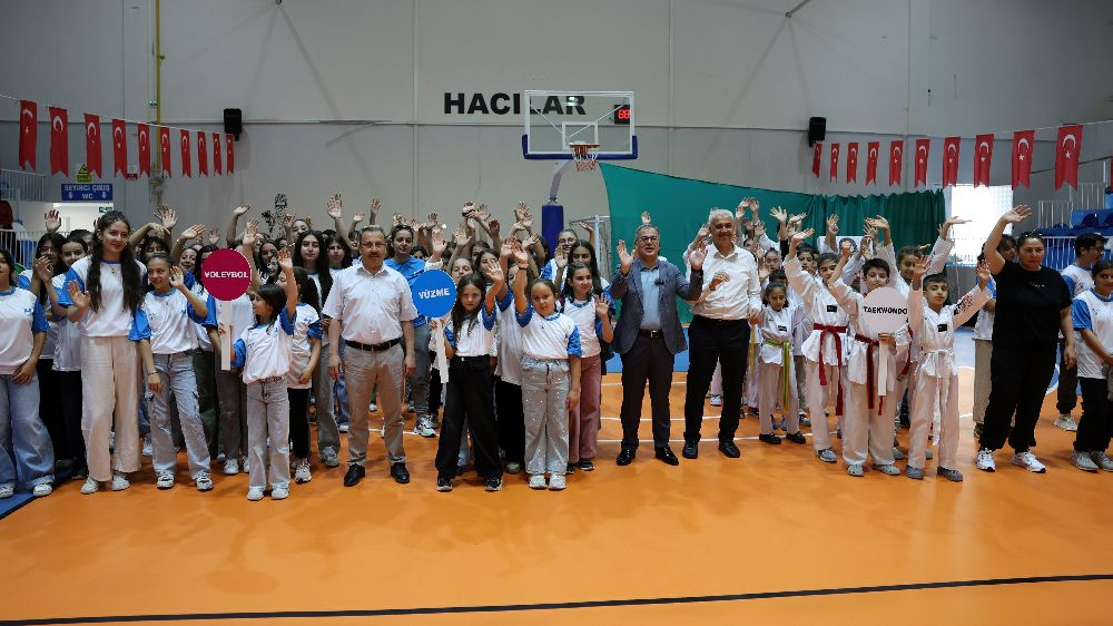 Başkan Özdoğan: "Gençlerimizin gelişmesi için tüm imkânlarımızı seferber ettik"