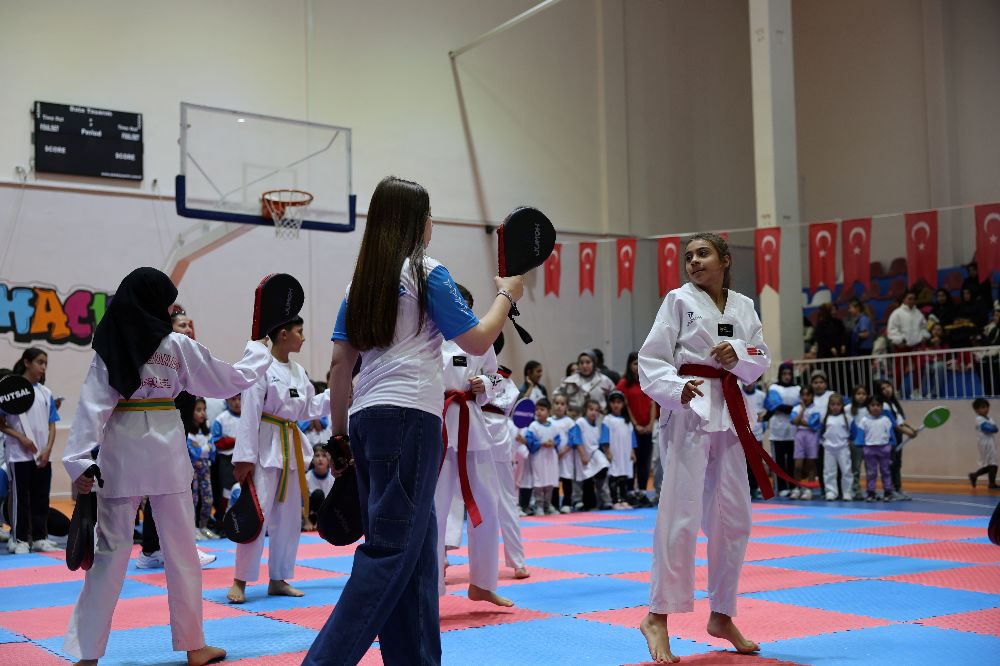 Başkan Özdoğan: "Gençlerimizin gelişmesi için tüm imkânlarımızı seferber ettik"