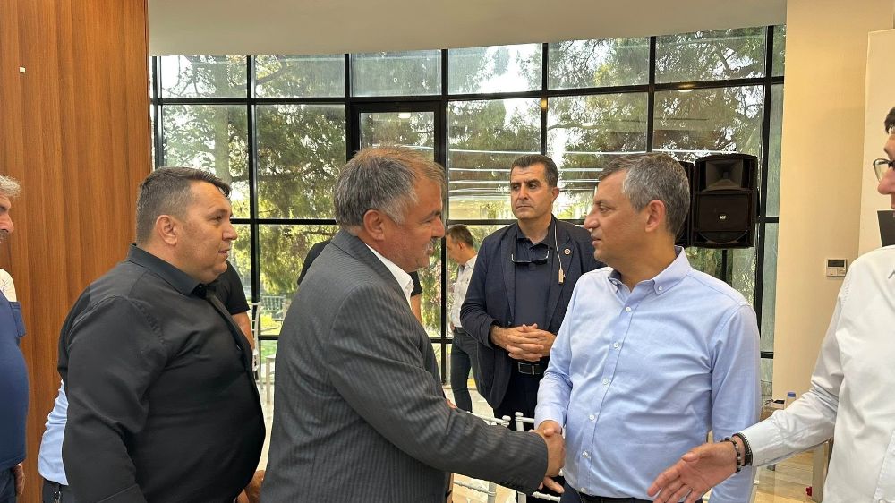 Başkan Pütün'den CHP lideri Özel ve Zeyrek ailesine taziye ziyareti