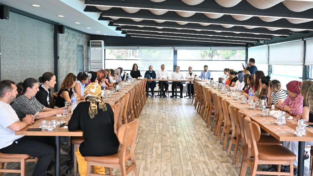 Başkan Yılmaz üreten kadınları ağırladı