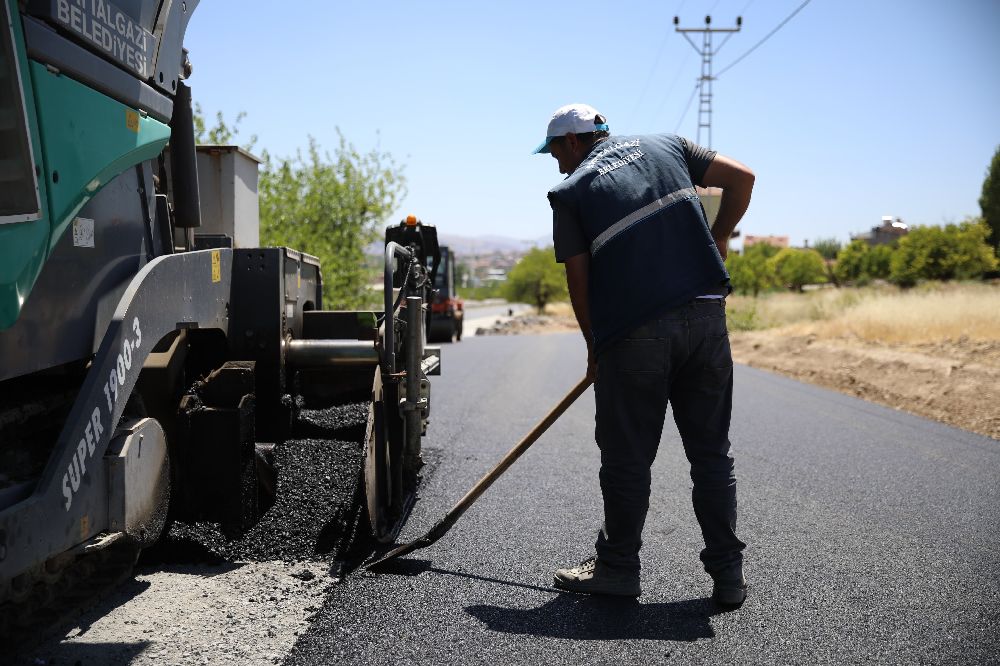 Battalgazi’de asfalt çalışmaları hız kesmiyor