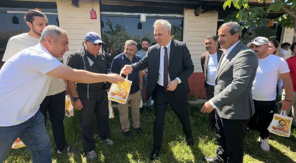 "Biz Bir Takımız" projesiyle Adıyamanlı öğrenciler Yüksekova'da buluştu