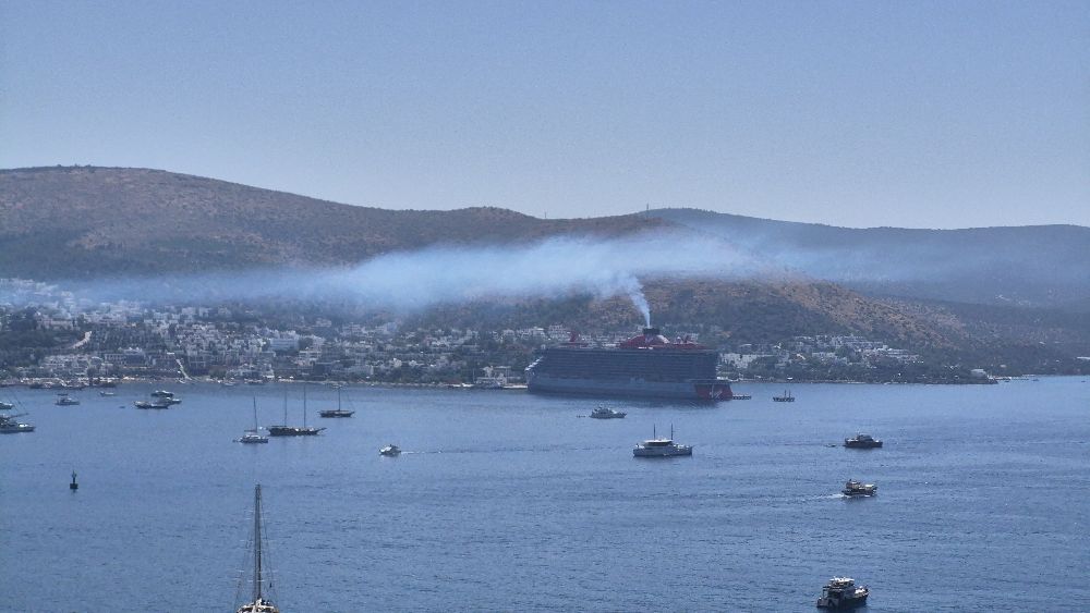 Bodrum'a 2 bin 556 yolcu getirdi