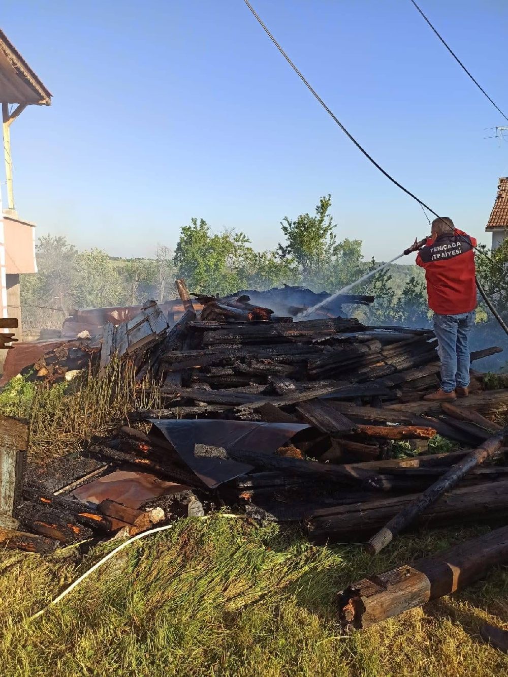 Bolu'da ahşap samanlık küle döndü