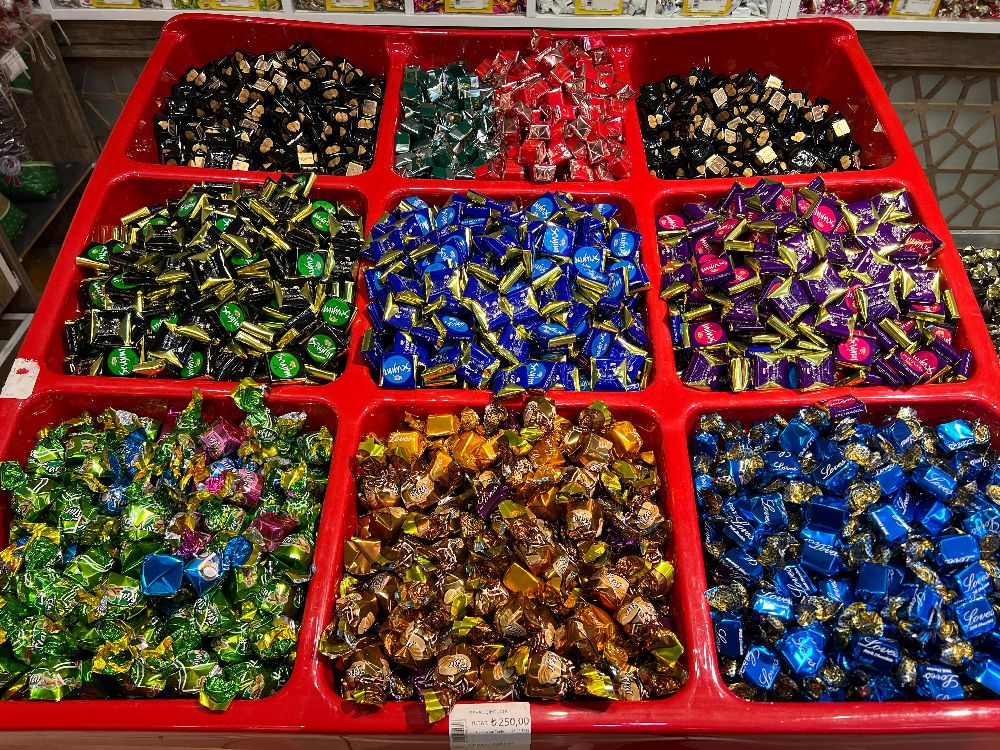 Bu bayramın yıldızı Çerezz Sarayı! Bıçaklar, şekerler, kuruyemiş burada