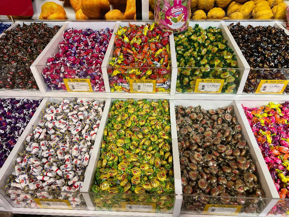 Bu bayramın yıldızı Çerezz Sarayı! Bıçaklar, şekerler, kuruyemiş burada