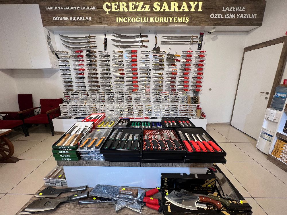 Bu bayramın yıldızı Çerezz Sarayı! Bıçaklar, şekerler, kuruyemiş burada