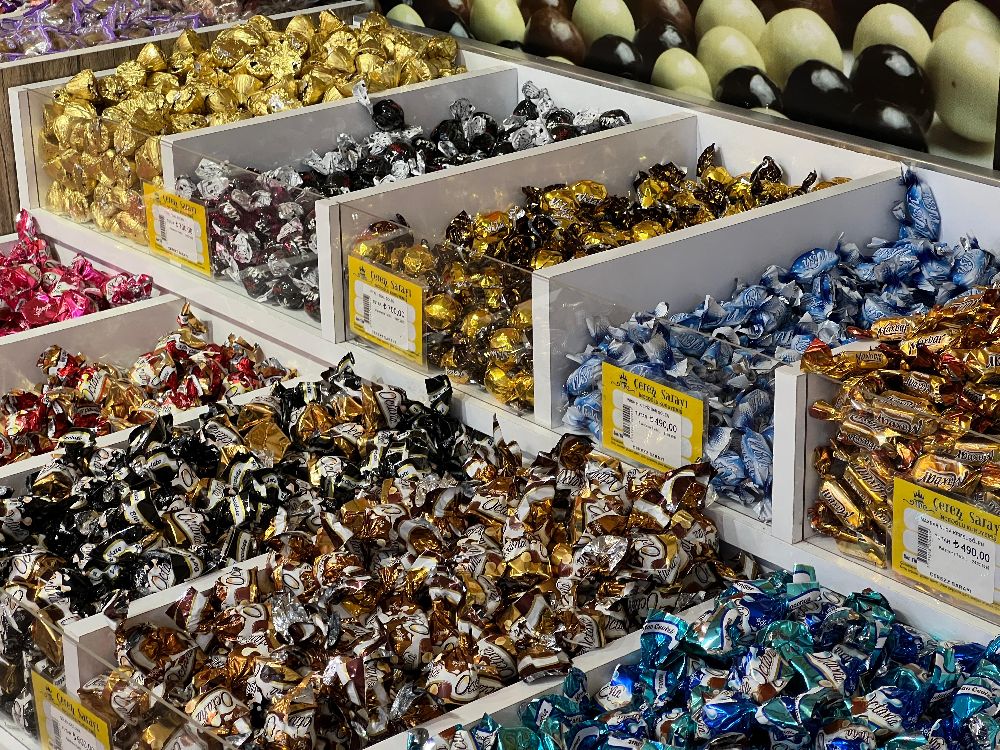 Bu bayramın yıldızı Çerezz Sarayı! Bıçaklar, şekerler, kuruyemiş burada