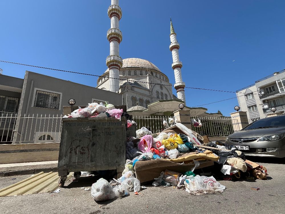 Buca sokaklarında çöpler hastalık yayacak boyuta geldi, vatandaş tedirgin
