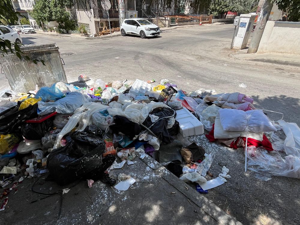 Buca sokaklarında çöpler hastalık yayacak boyuta geldi, vatandaş tedirgin