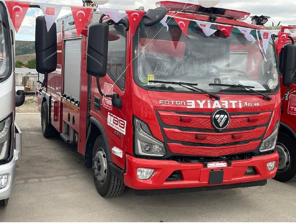 Bucak'a çok amaçlı kurtarma aracı Başkan Gümüş teslim aldı