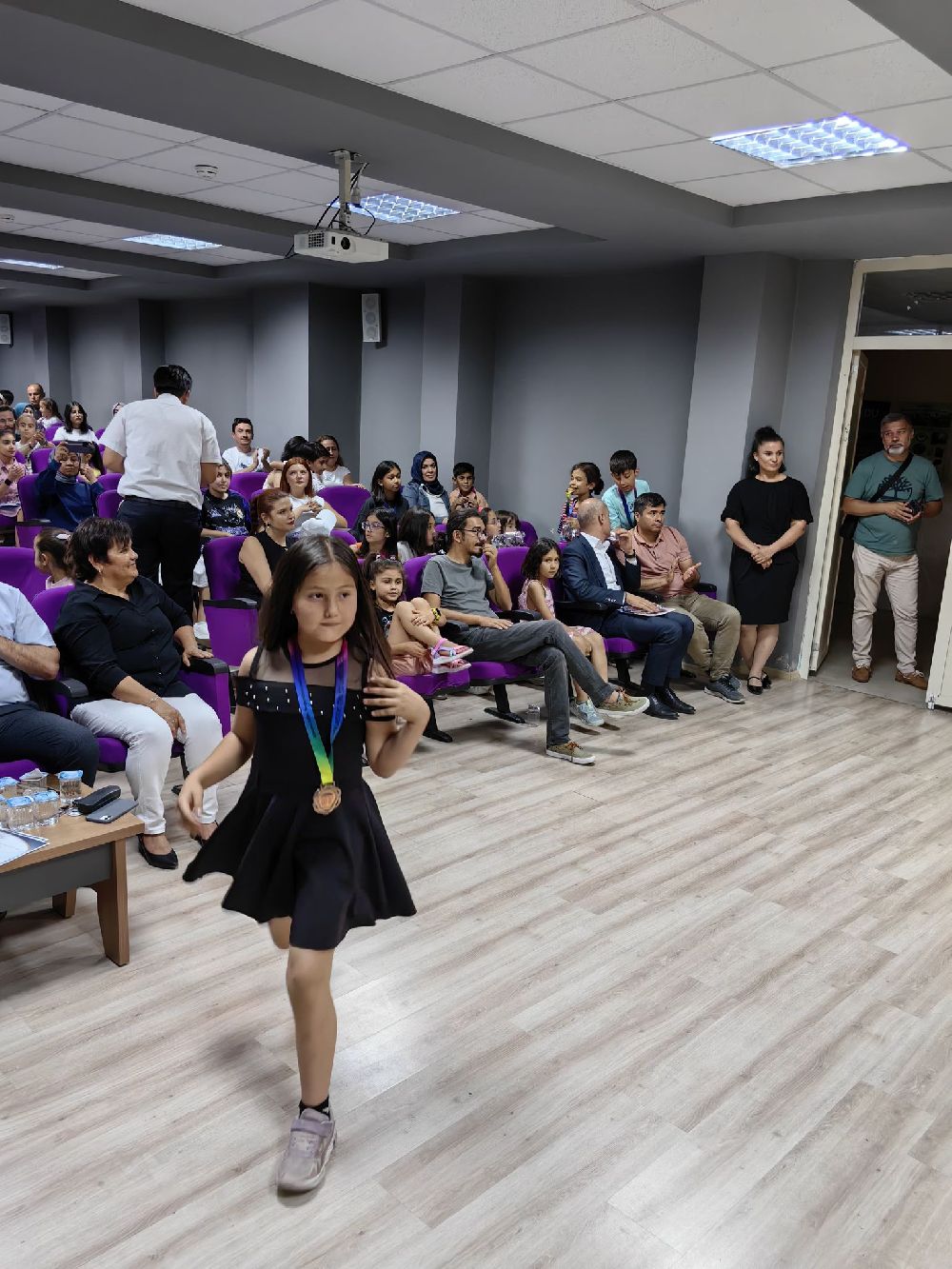 Bucak Bilim ve Sanat Merkezi’nde ödül töreni büyük bir coşkuyla gerçekleştirildi