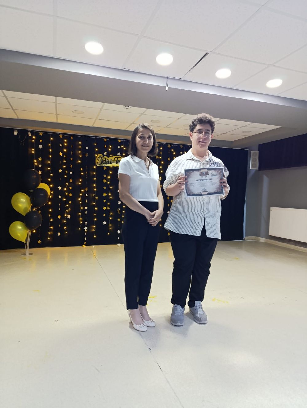 Bucak Bilim ve Sanat Merkezi’nde ödül töreni büyük bir coşkuyla gerçekleştirildi