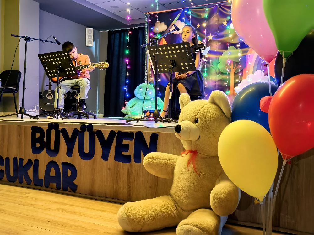 Bucak BİLSEM’den duygulara dokunan gece “Hayallerle büyüyen çocuklar”