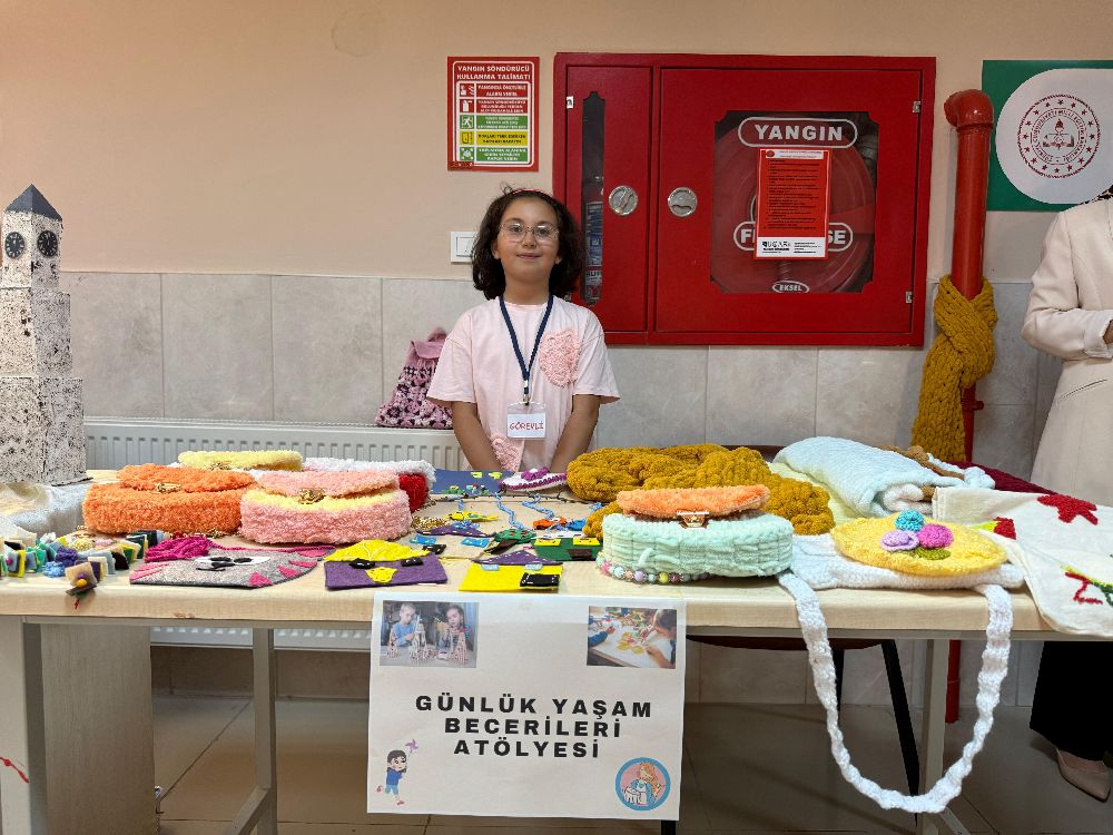 Bucak BİLSEM’den Görkemli Yıl Sonu Sergisi