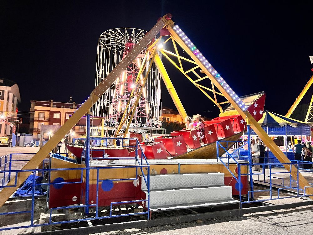 Bucak’ta eğlence başlıyor! Murat Lunapark bayramda hizmete açılıyor