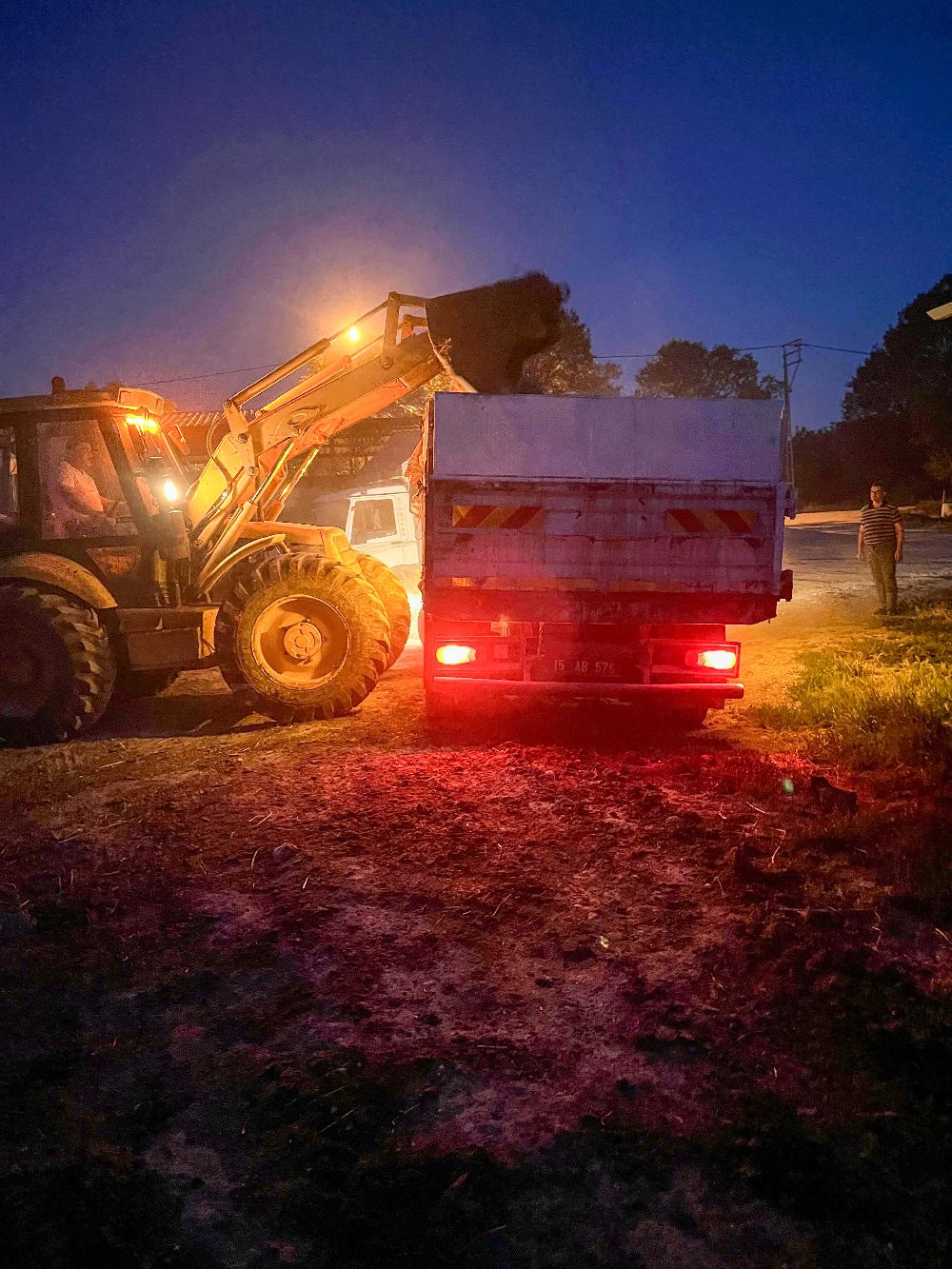 Burdur Belediyesi bayramda sahada! 7/24 duraksız mesai